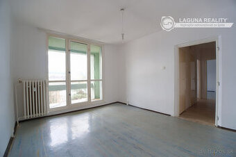 Slnečný byt 2+1 s loggiou v centre, Banícka ul., Sp. N. Ves