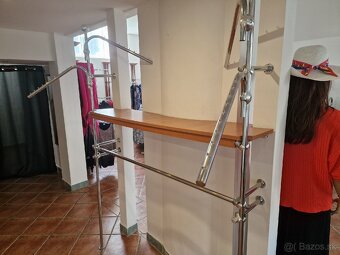 Predám zaridenie, busty, torzá, vešiakové systémy, stojany