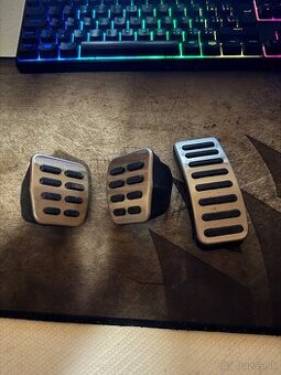 Pedále škoda felícia,Favorit