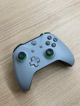 Ovladač Xbox One X, One S