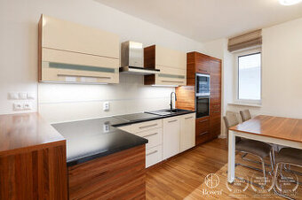 BOSEN | 4-izb byt s terasou a parkovaním - Botanicka ul.