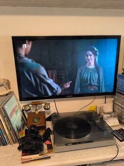 SAMSUNG UE40D500 + stojan na stenu