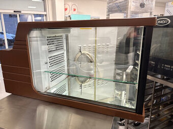 Chladiaca stolová vitrína