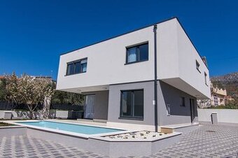 MODERNÍ LUXUSNÍ VILA 350 M OD MOŘE, KAŠTEL KAMBELOVAC