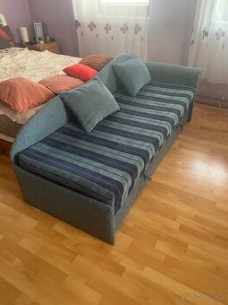 Pohovka rozkladacia trojmiestna