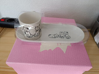 Predám porcelánové hrnčeky s podtáckami 3 kusy