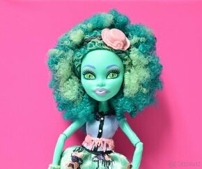 Monster High bábika Honey Swamp, Jinafire Long
