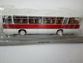 Predám modely autobusu a trolejbusu Ikarus 1:72.