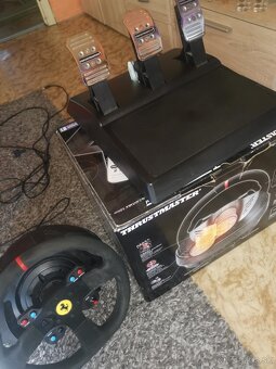 Thrustmaster t300Alcantara edition 599xx - 1