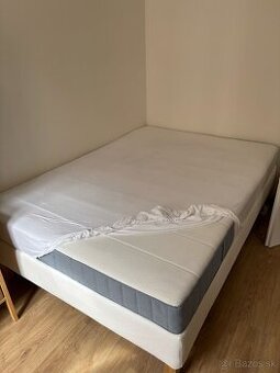 Moderná posteľ IKEA ESPEVÄR 140x200 – ako nová, bez matraca