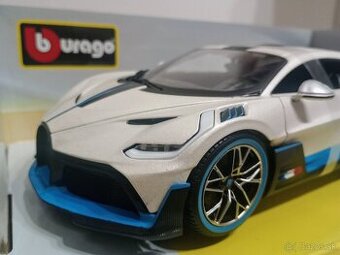 1:18 BUGATTI DIVO a PORSCHE 911 GT3, Bburago