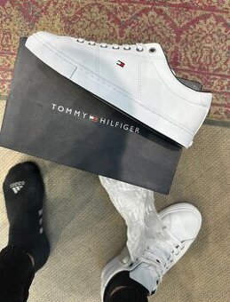 kožené tenisky Tommy Hilfiger