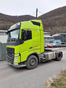 ŤAHAČ VOLVO