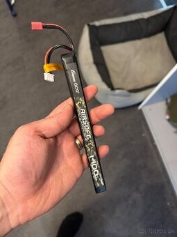 predam novu lipo 11.1 stick type 1400mah