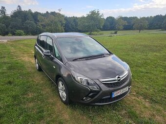 Predam Opel Zafira