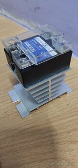 Bipolárne relé 3-32V, 12 - 220 V DC 40 A