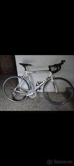 Cestný bicykel kellys