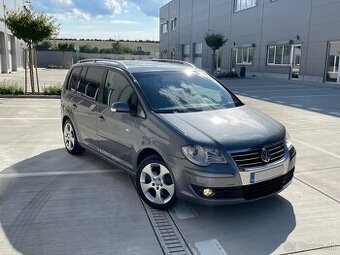 Volkswagen Touran 2.0 TDI Comfortline MT6