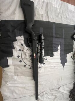 Airsoft sniperka plus cele vybavenie