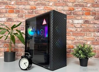 Ryzen 7 5800X3D\32GB\RX 7900XTX\SSD\850W Zdroj