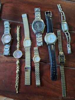 Staršie funkčné baterkove hodinky