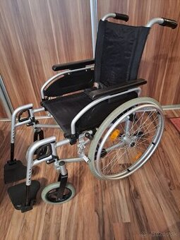 Mechanicky invalidný vozík