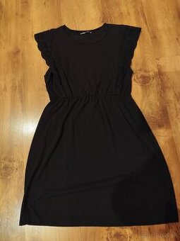 Letné šaty s čipkou