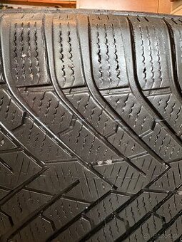 Pirelli 275/45 R21 zimné - 1