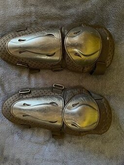 Chrániče na kolená