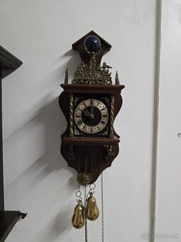 Krasne nástenné hodiny maličké