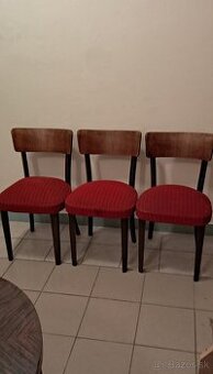 Staré retro stoličky