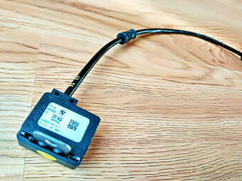 snímač vertikálneho zrýchlenia tlmiča na BMW