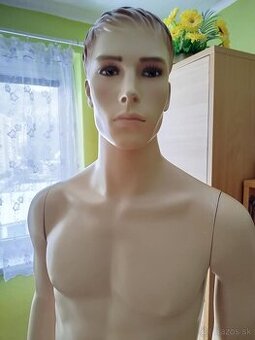 Figurína