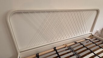 Kovová biela posteľ Ikea 160x200 s roštami