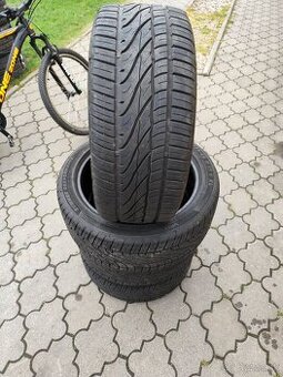 225/45 r17