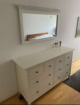 IKEA Hemnes komoda 8 zásuvkova biely lesk