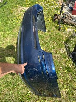Predám nárazník Blatník Svetlo Kufor Sklo Toyota Avensis T25