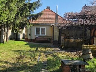PREDAJ 3i RD, pozemok 702 m2, Ivanka pri Dunaji