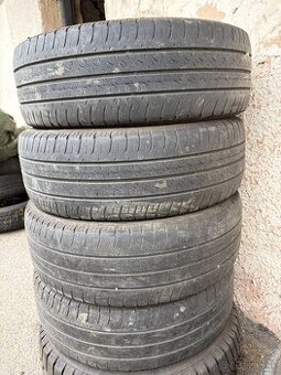 215/60r17 c