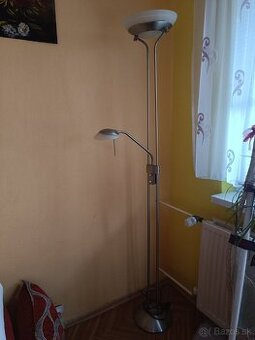 Predam funkcnu stojacu lampu
