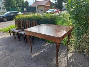 Starožitný stôl a 4 stoličky