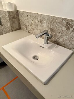 Umývadlo Duravit + batéria Hansgrohe + sifón Flowstar