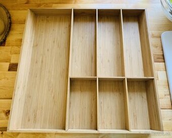 Príborník Ikea.