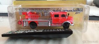 Ponúkam na predaj model Mercedes 1:43