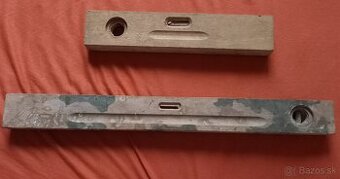 Stará starozitná drevená vodováha