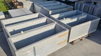 Betonový kvetináč , vyvyšený záhon