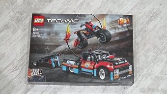 Predám LEGO Technic 42106 Stunt Show Truck & Bike