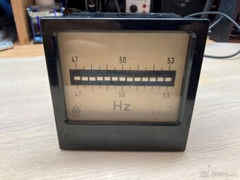 Merač frekvencie 47-53Hz 230VAC