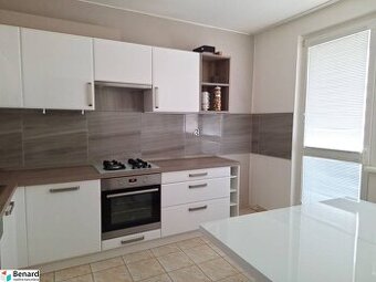 3 IZBOVÝ REKONŠTRUOVANÝ BYT, LODŽIA, KOŠICE, SÍDLISKO KVP