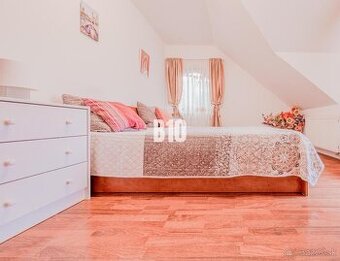 Malý Lapáš - rodinný dom na 11,2á pozemku